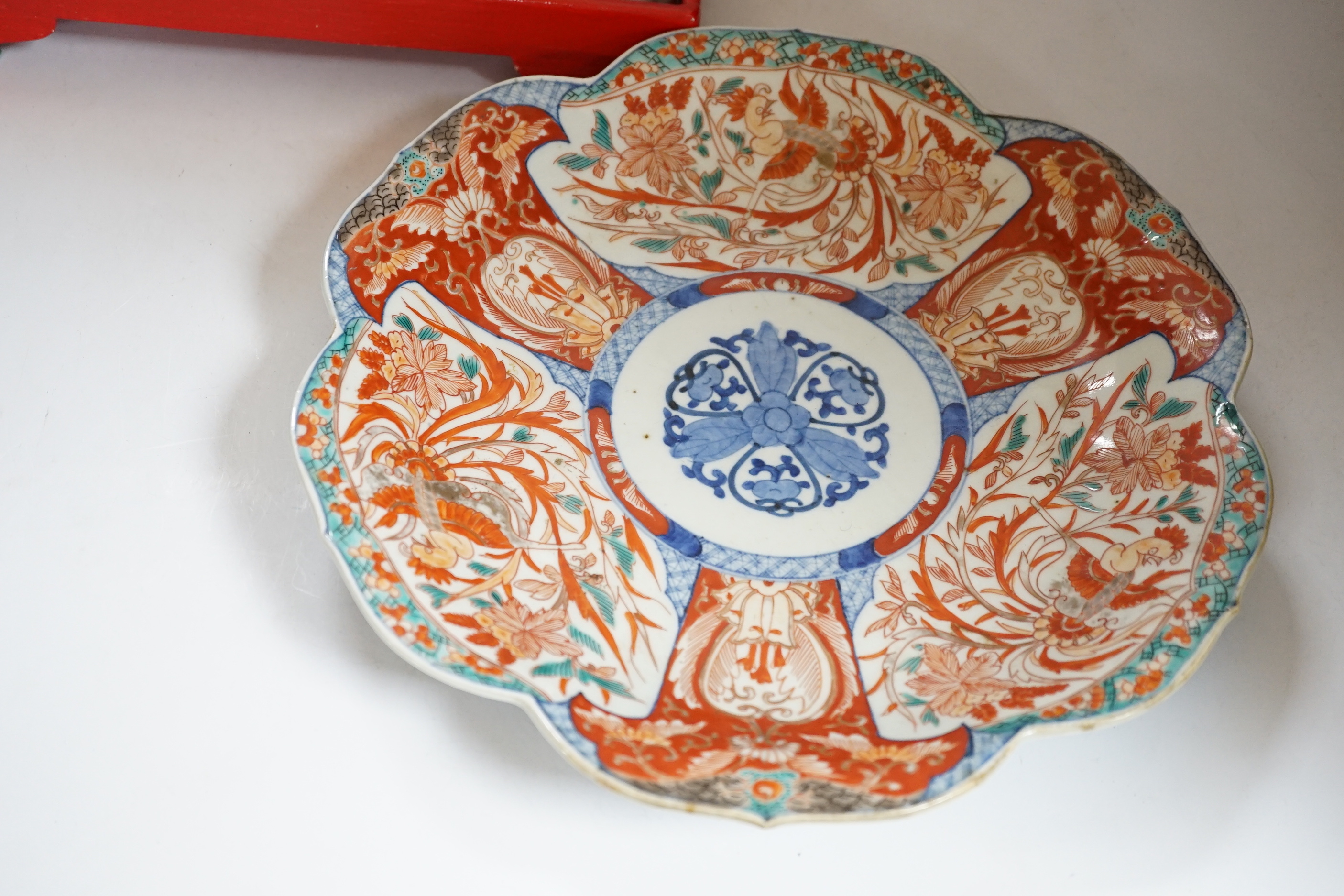 A boxed Chinese famille rose supper set and an Imari dish, box 30cms